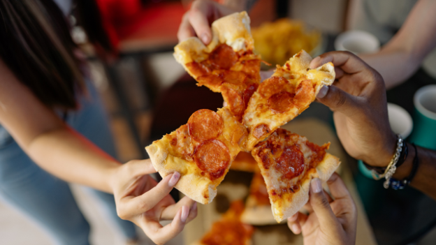 Pizza Italia Topping Lokal Dari Sambal Matah Sampai Rendang Jadi Favorit di 2025