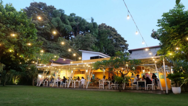 Review Nanamia Pizzeria Jogja, Pengalaman Makan Pizza Tipis Khas Italia di Tengah Kebun yang Asri Yogyakarta!